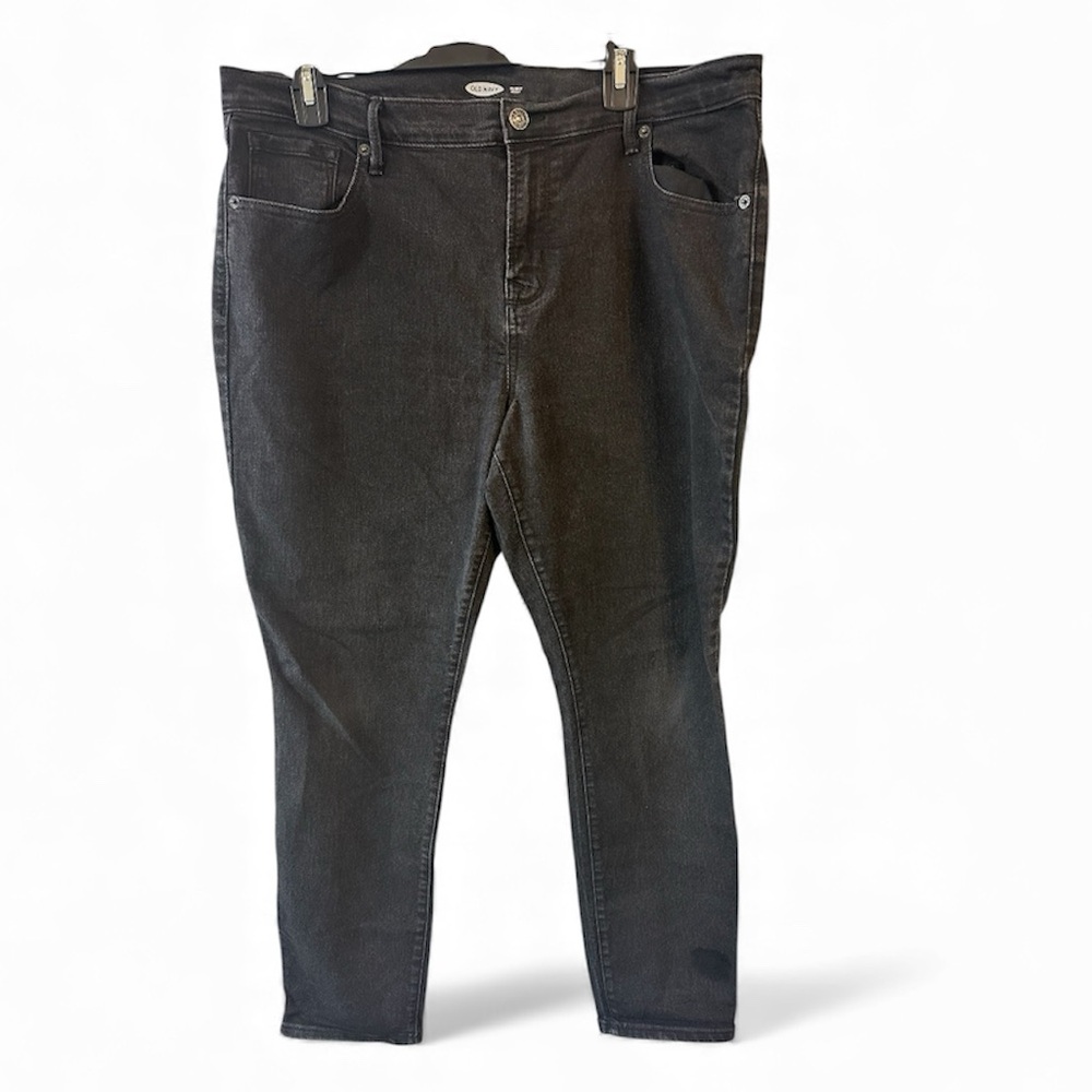Old Navy Women’s Black Curvy Skinny Jeans